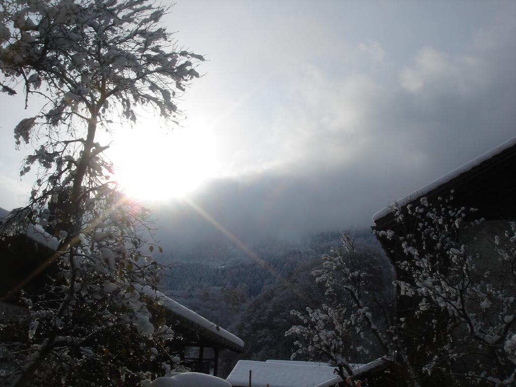 Bnb Hasatrog Jenaz Dış mekan fotoğraf